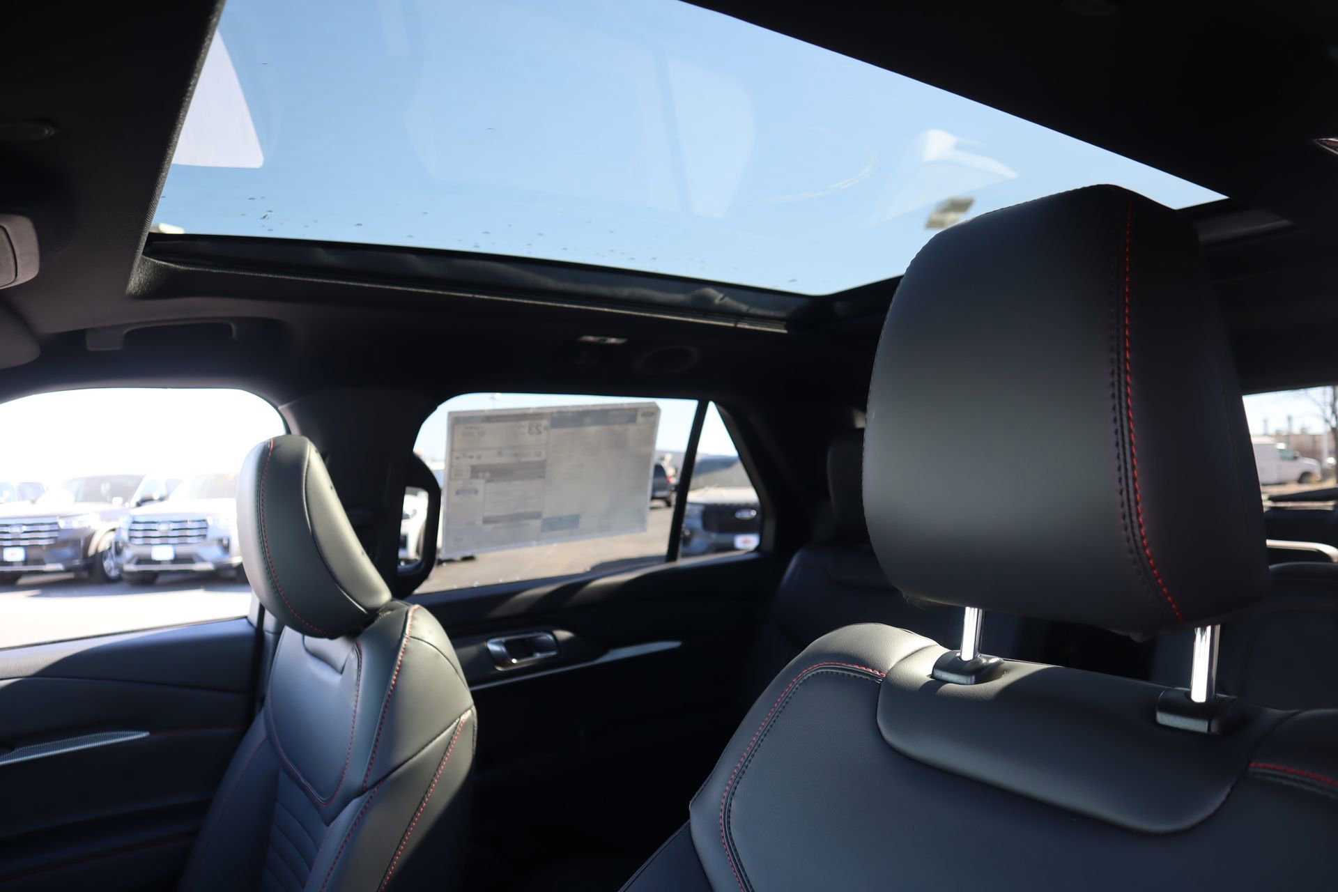 New 2026 Ford Explorer ST-Line w/ ST-Line Street Pack image 17