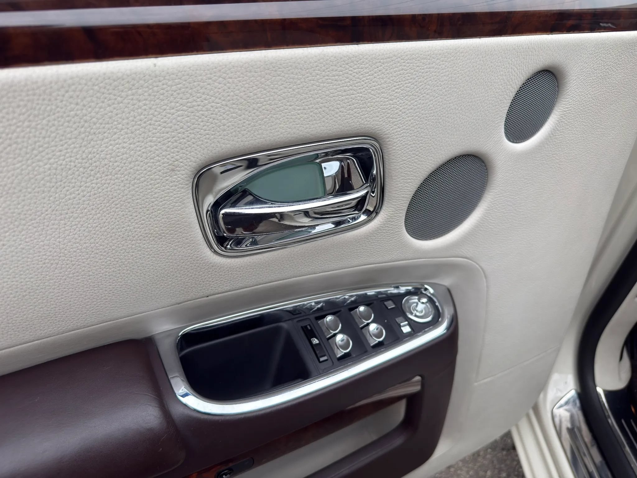 Used 2013 Rolls-Royce Ghost RWD image 22