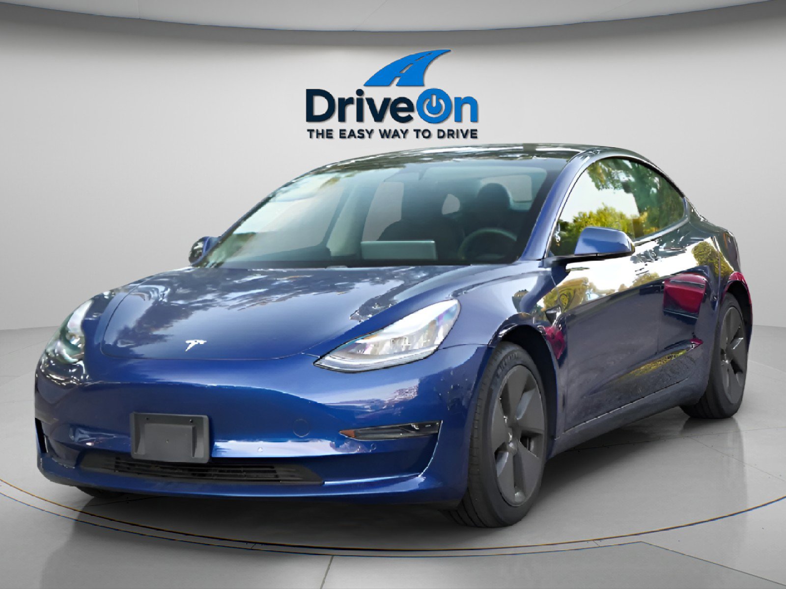 Used 2021 Tesla Model 3 Standard Range Plus image 4