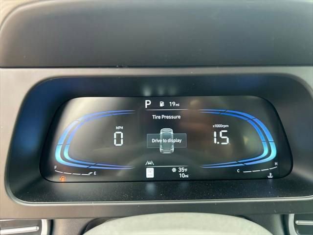 Used 2025 Hyundai Elantra Sport image 17