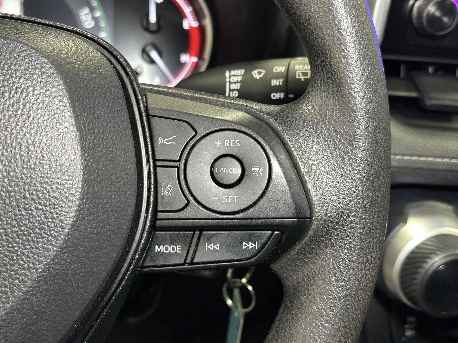 Used 2023 Toyota RAV4 LE AWD/4WD image 25