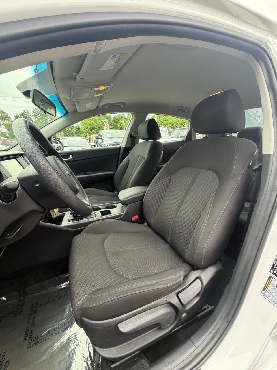 Used 2018 Kia Optima LX w/ 17" Alloy Wheels Package FWD image 10