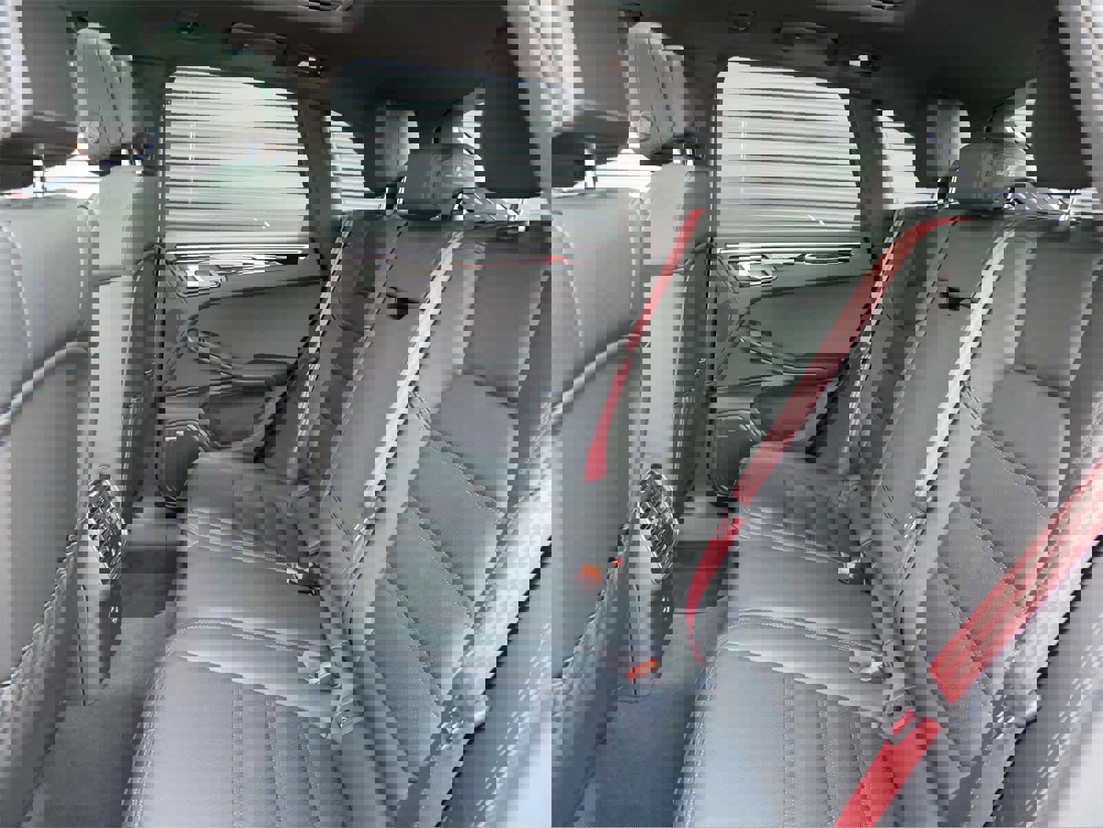 New 2025 Porsche Macan S image 6