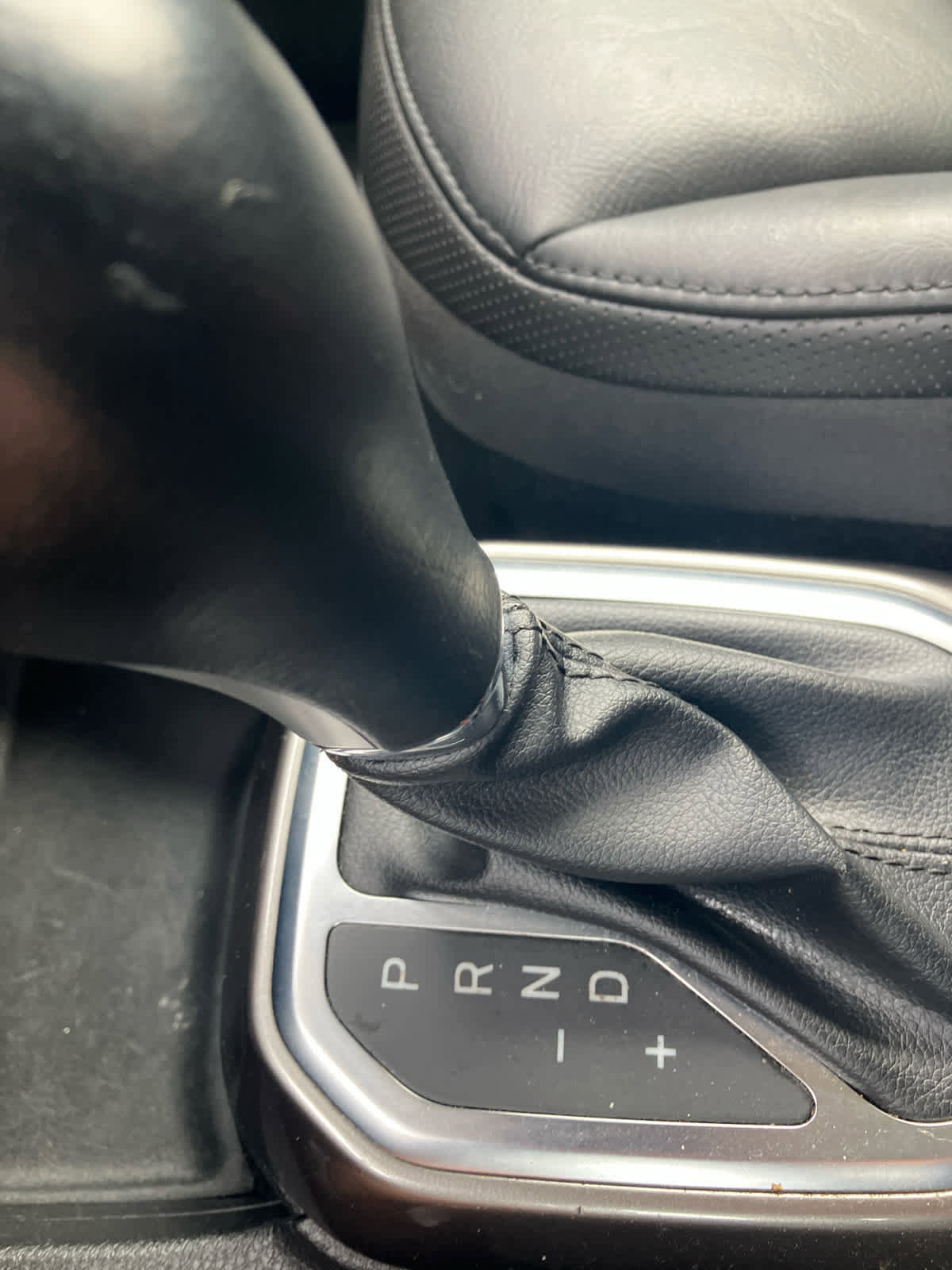 Used 2019 Jeep Renegade Limited w/ LED Lighting Group AWD/4WD image 26