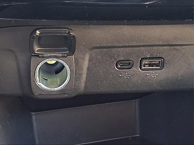 Used 2025 Chevrolet Trax LT w/ LT Convenience Package image 20