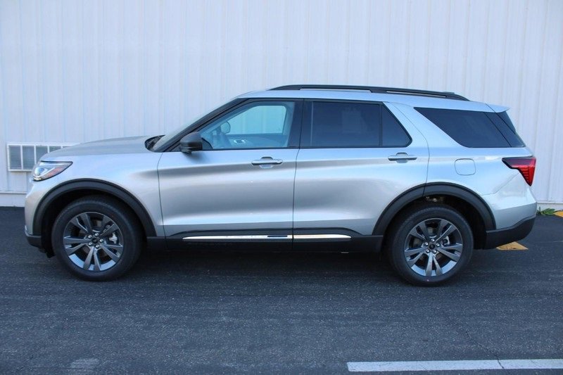 New 2025 Ford Explorer Active w/ Active Comfort Package image 3