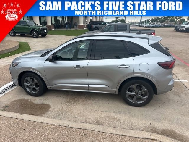 Used 2023 Ford Escape ST-Line w/ Tech Pack #1 image 9