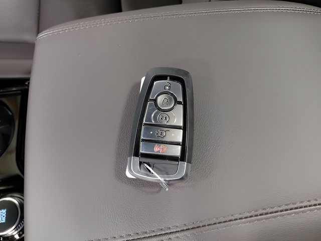 Used 2026 Ford Explorer Platinum AWD/4WD image 10