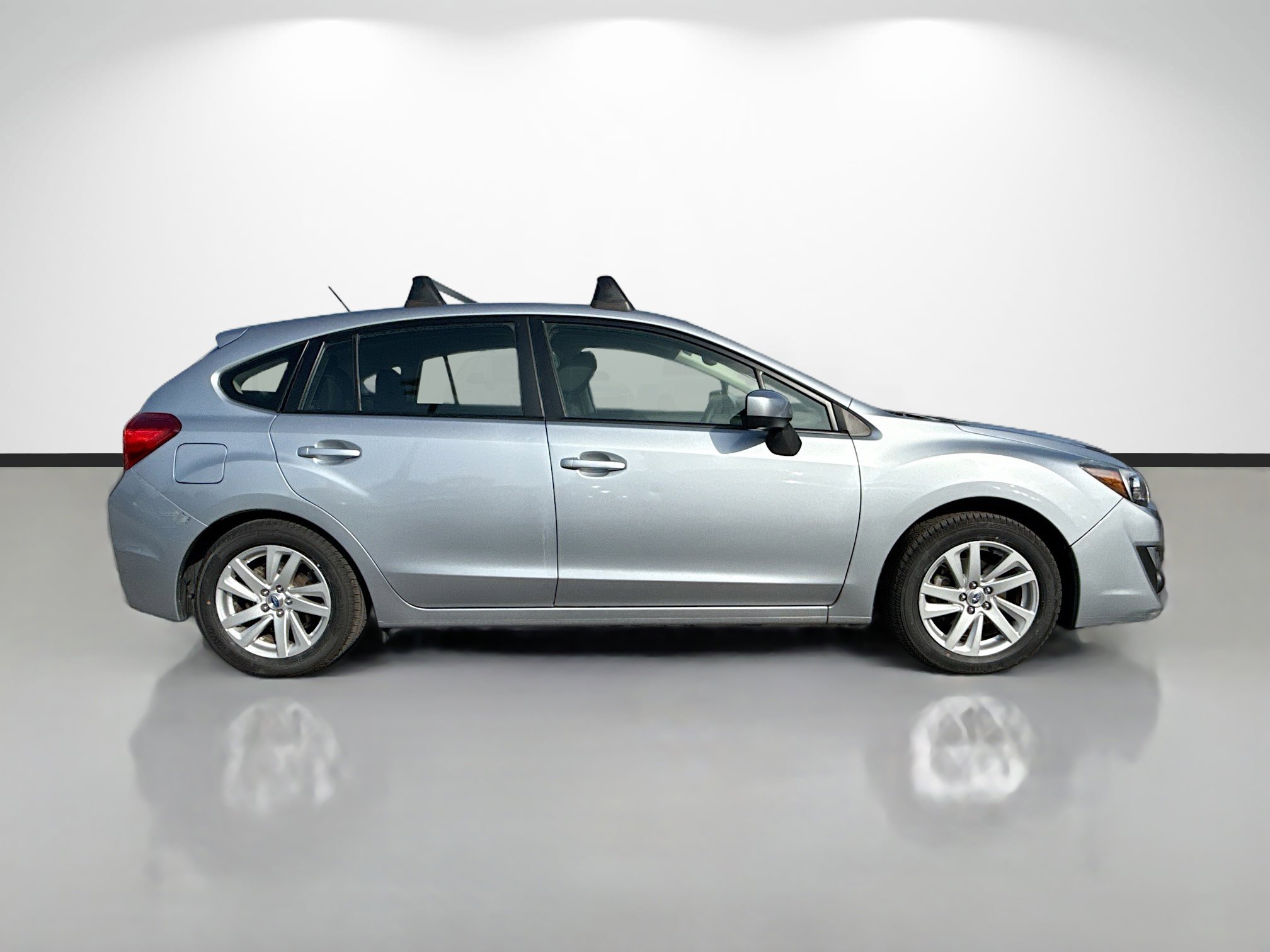 Used 2016 Subaru Impreza 2.0i Premium AWD/4WD image 2