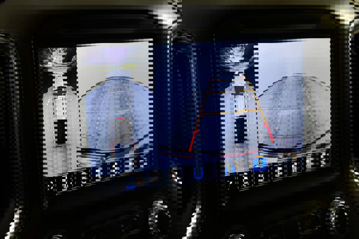 Used 2023 GMC Sierra 2500 AT4 w/ AT4 Preferred Package AWD/4WD image 7