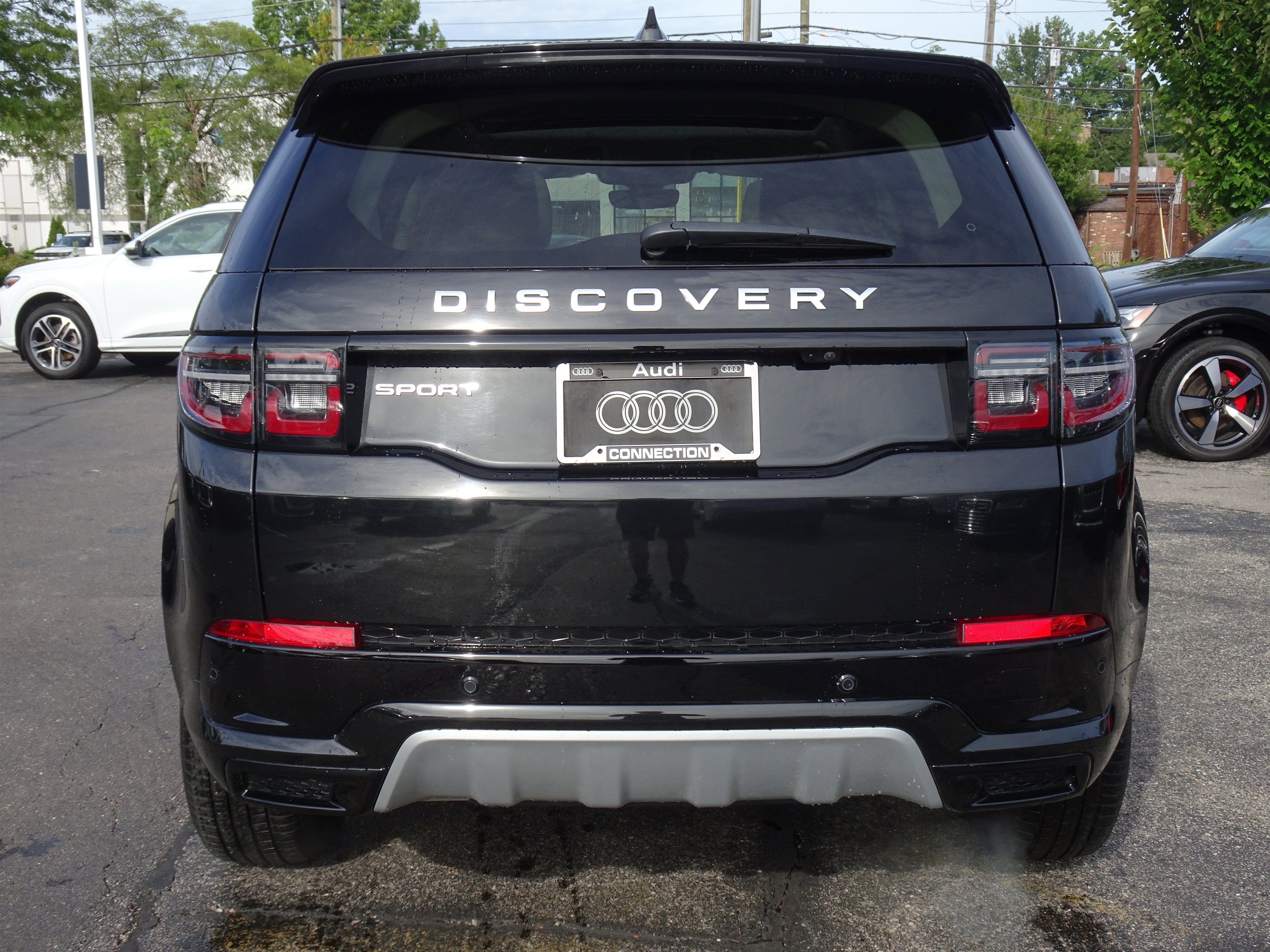 Used 2025 Land Rover Discovery Sport S AWD/4WD image 4