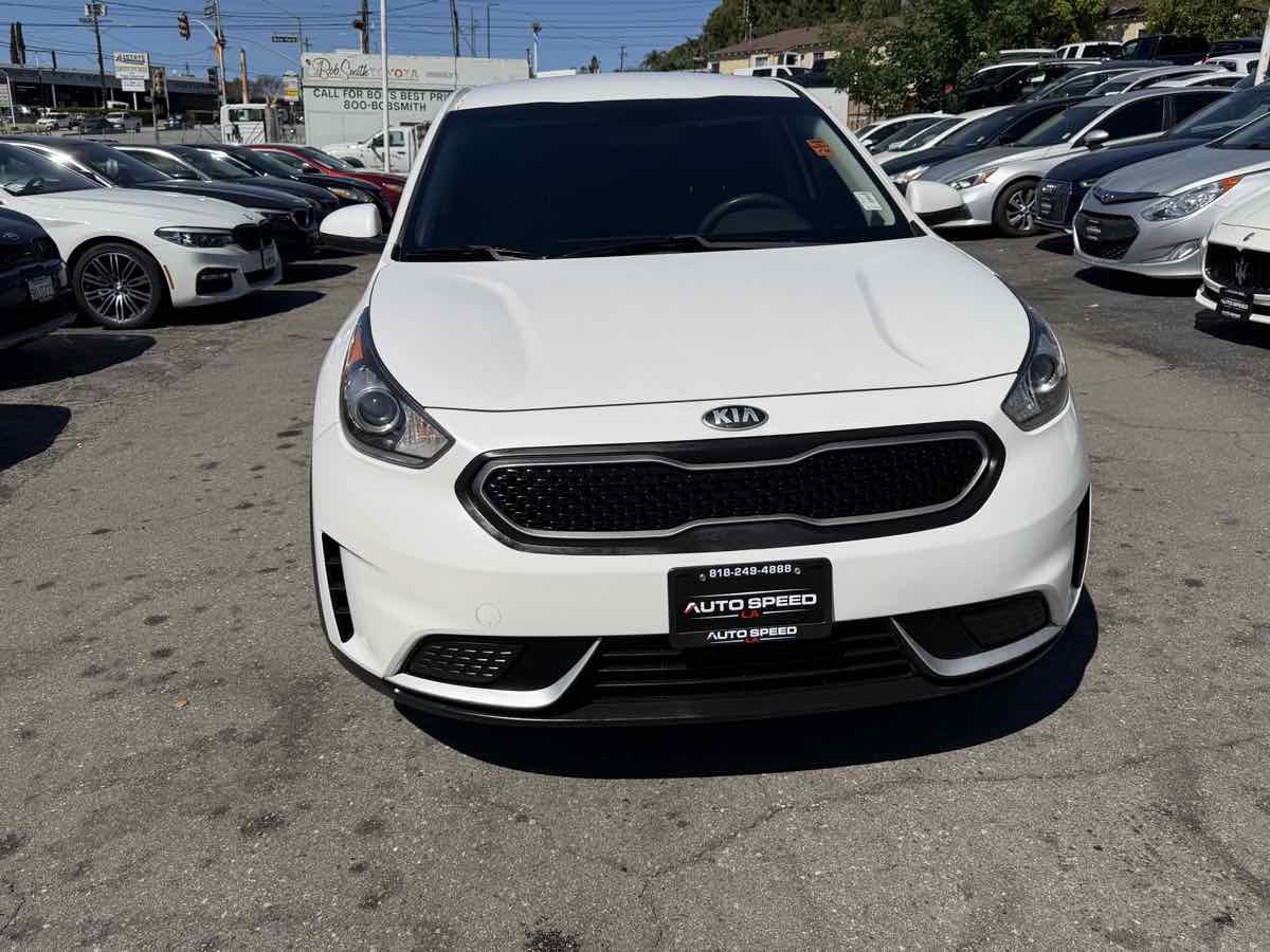Used 2019 Kia Niro FE FWD image 2
