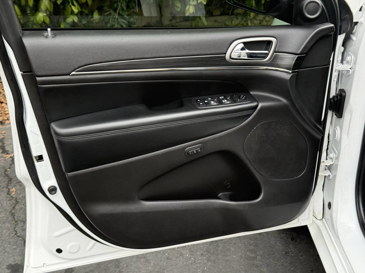 Used 2020 Jeep Grand Cherokee Limited X image 12