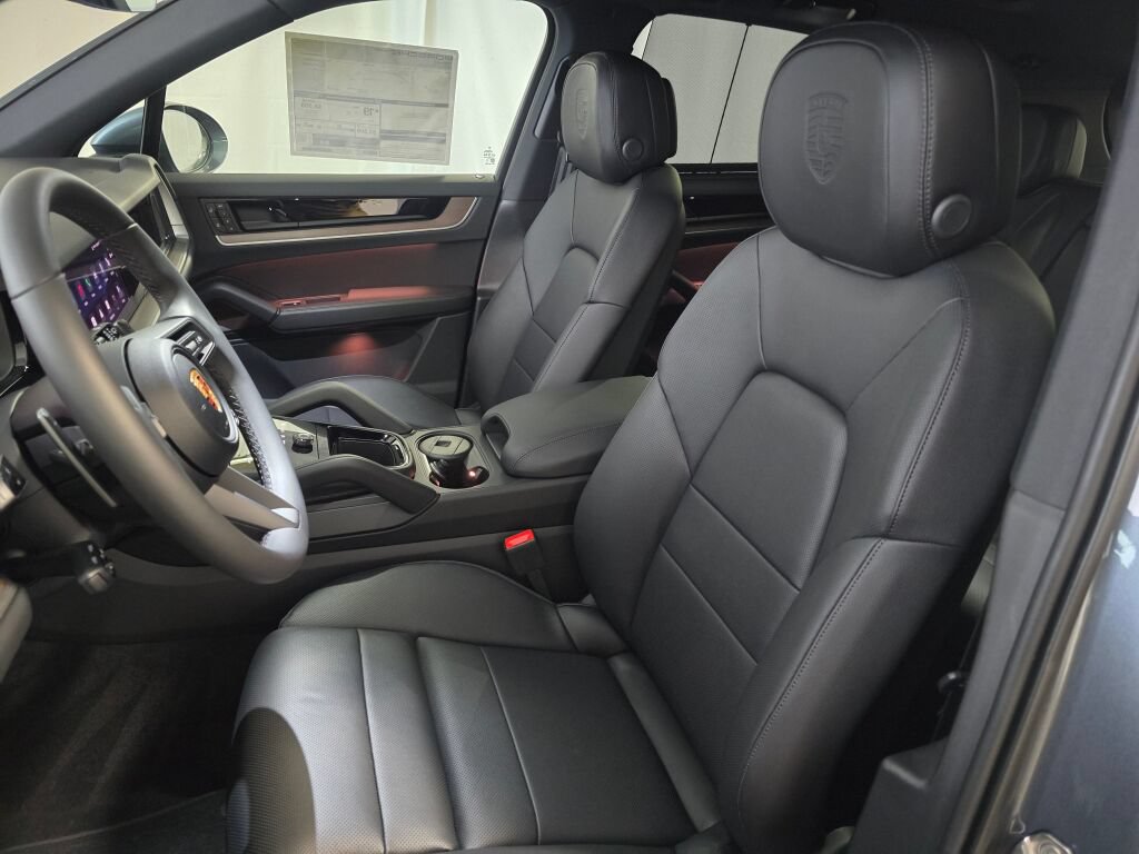 New 2026 Porsche Cayenne AWD/4WD image 5