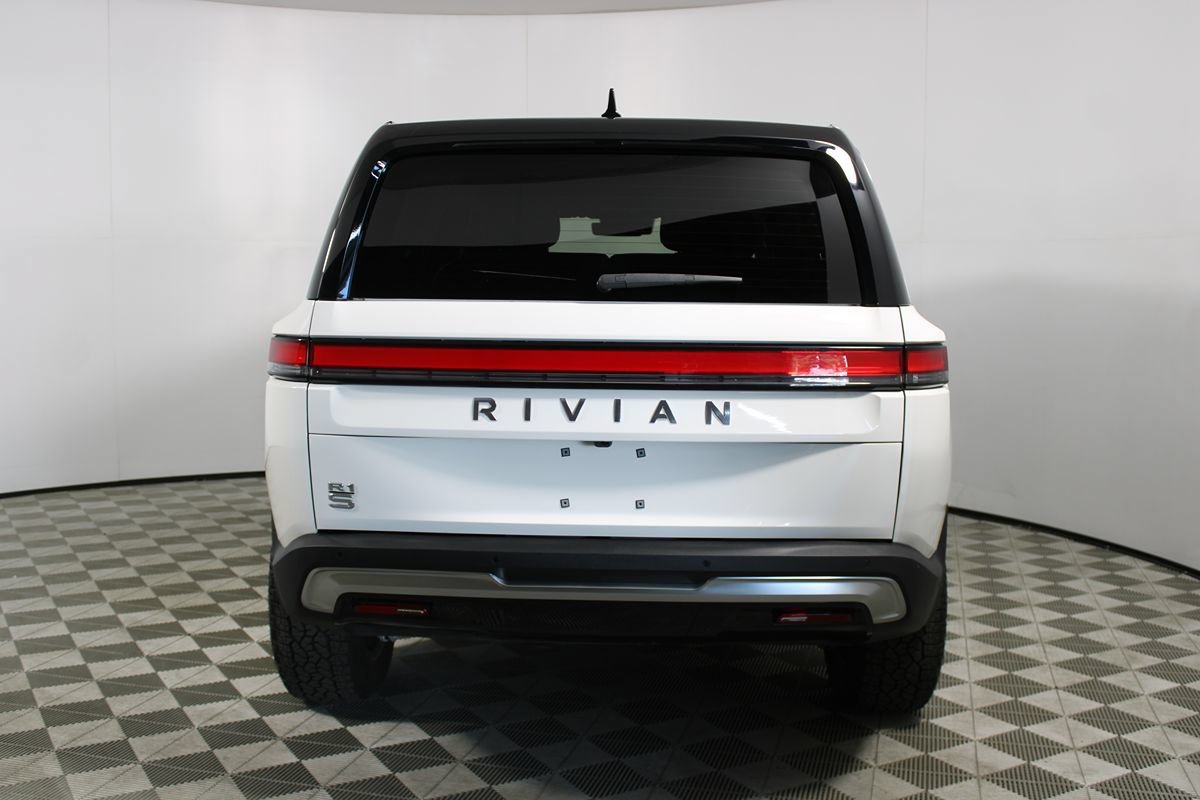Used 2025 Rivian R1S Adventure Dual AWD/4WD image 5