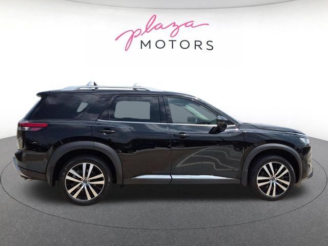 Used 2023 Nissan Pathfinder Platinum w/ Cargo Package FWD image 4