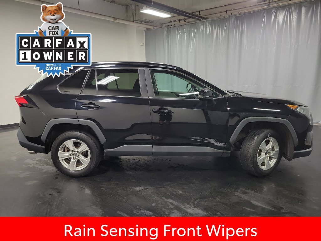 Used 2021 Toyota RAV4 XLE w/ XLE Grade Weather Package FWD image 9