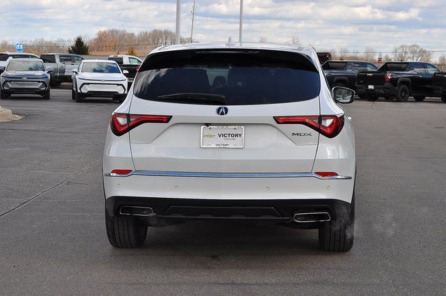 Used 2023 Acura MDX SH-AWD w/ Technology Package image 4