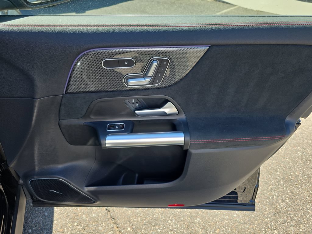 Used 2021 Mercedes-Benz GLA 250 4MATIC image 11