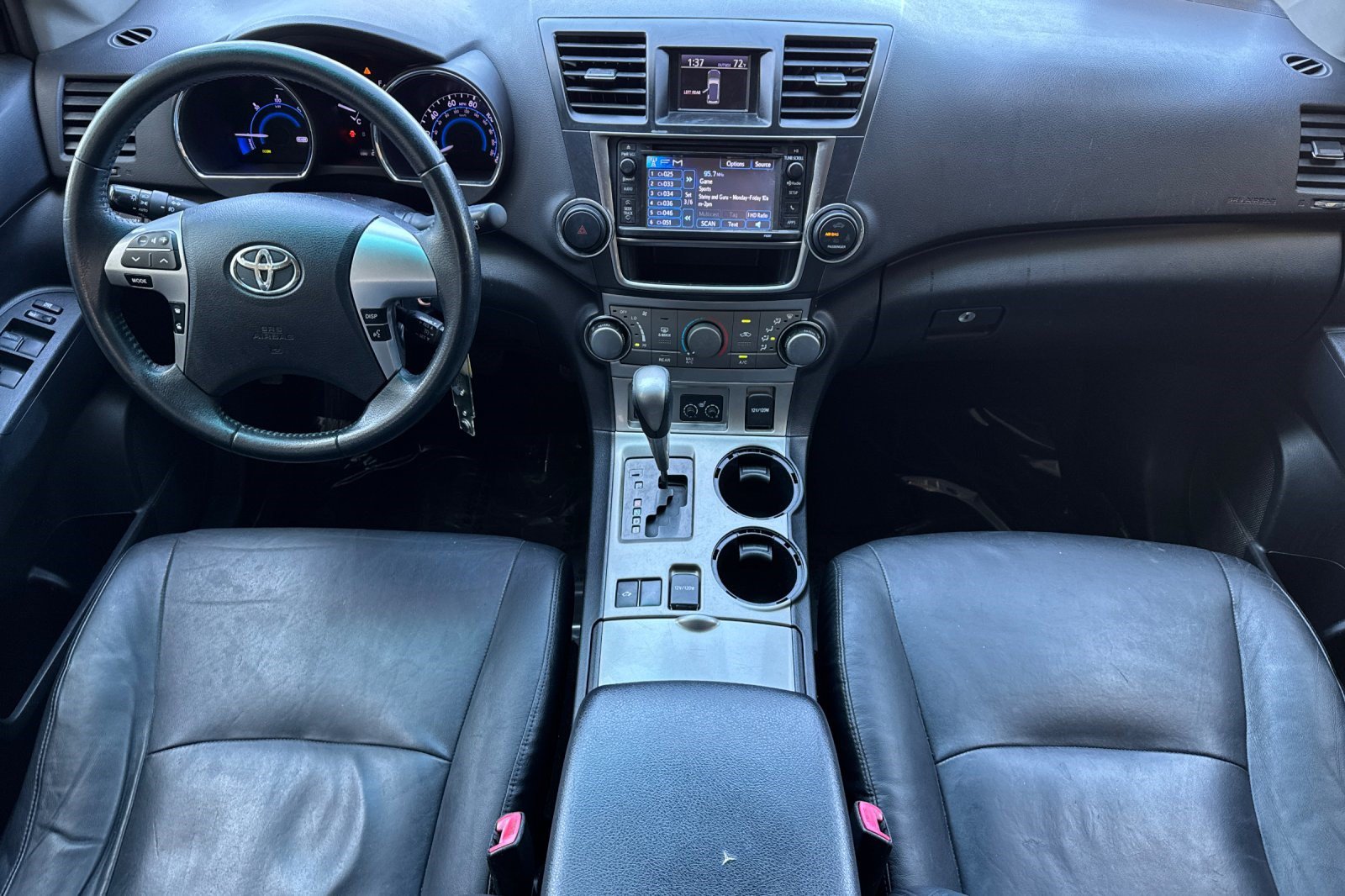 Used 2013 Toyota Highlander 4WD Hybrid w/ Leather Premium Pkg image 30