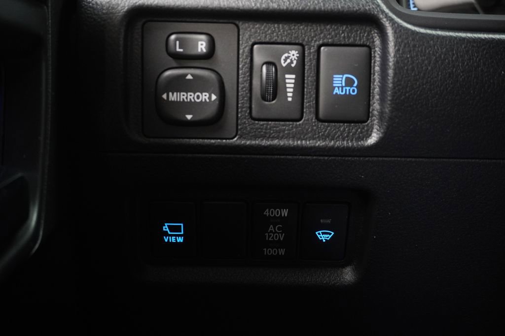 Used 2024 Toyota 4Runner Limited AWD/4WD image 39