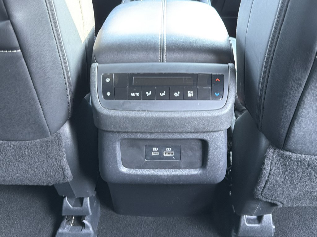 Used 2025 Nissan Pathfinder SL FWD image 23