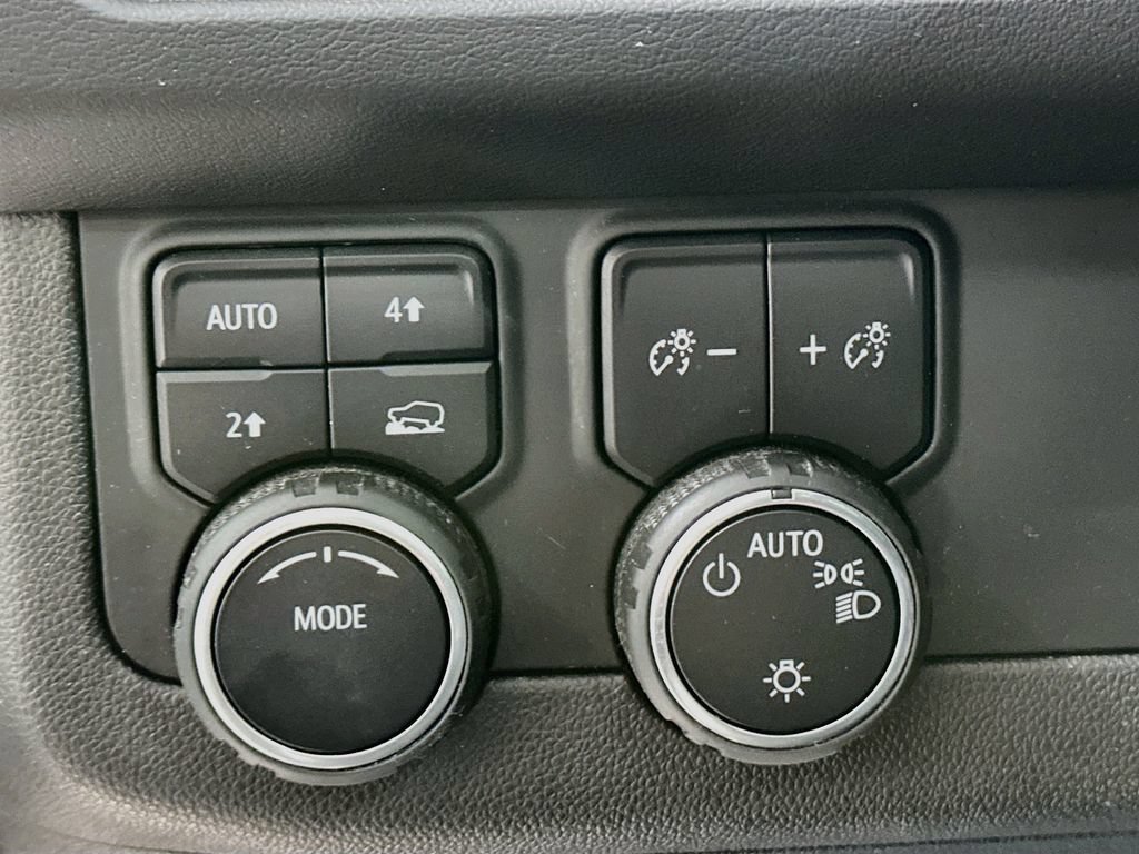 Used 2021 Chevrolet Suburban RST w/ Luxury Package AWD/4WD image 11