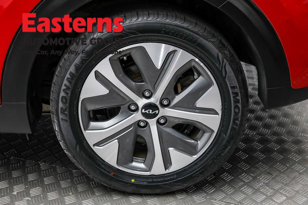 Used 2022 Kia Niro EX w/ Cold Weather Package image 8