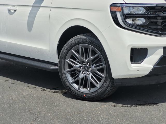 New 2026 Ford Expedition Platinum w/ Stealth Appearance Package AWD/4WD image 2