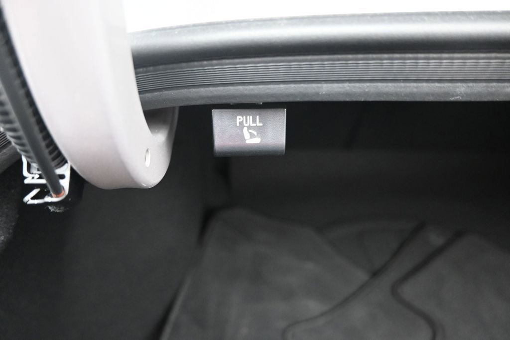 Used 2025 Hyundai Elantra SEL FWD image 31