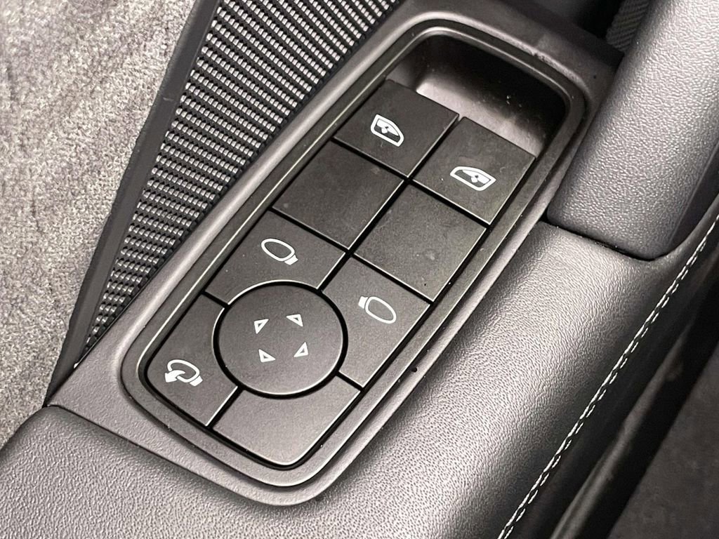 Used 2026 Porsche 911 Carrera RWD image 37