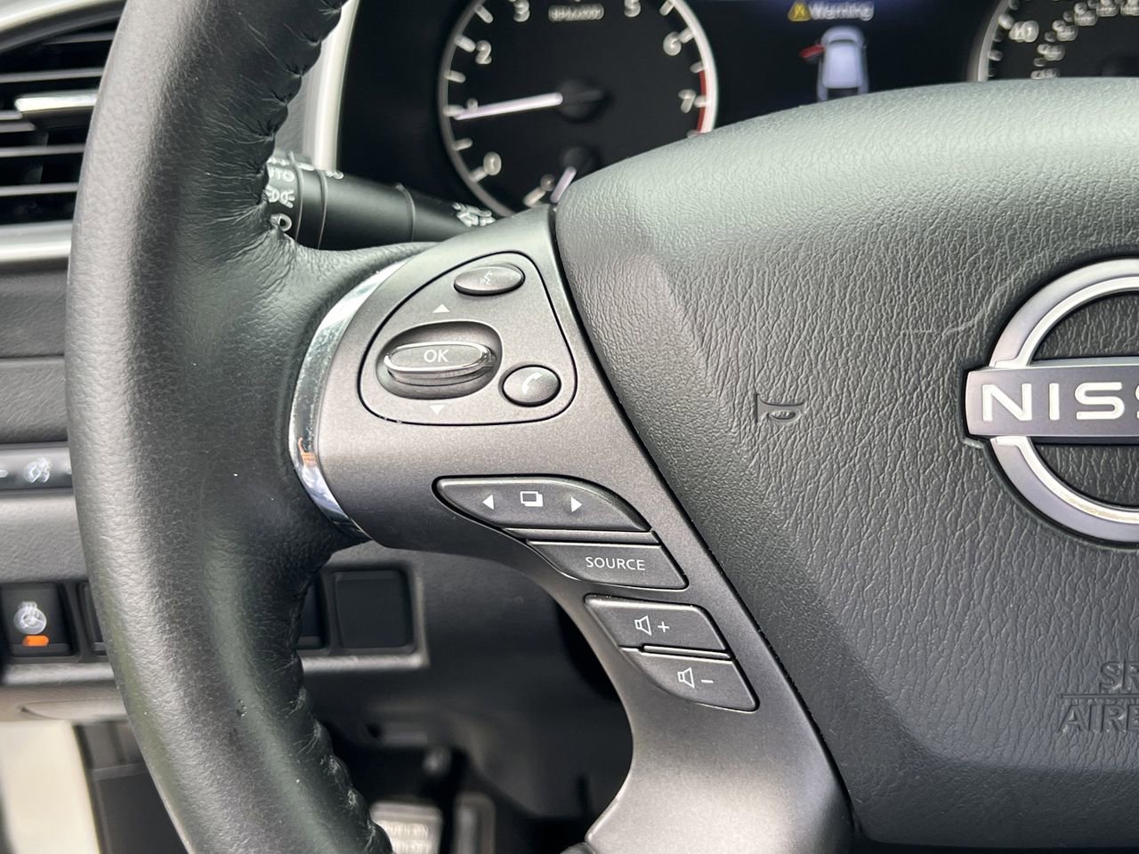 Used 2023 Nissan Murano SL w/ SL Moonroof Package FWD image 10