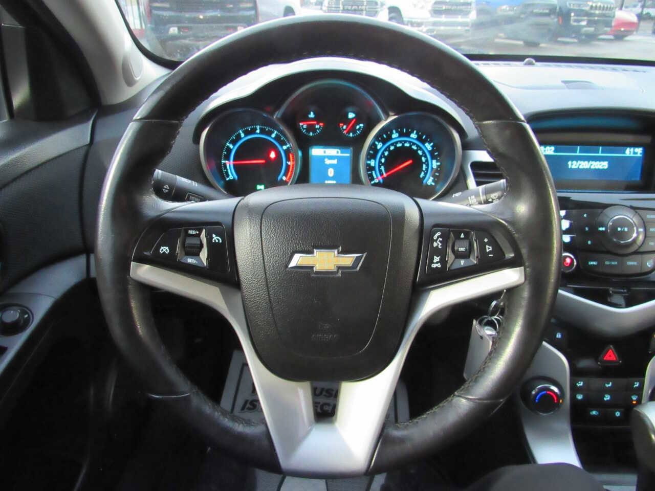 Used 2014 Chevrolet Cruze LT image 12