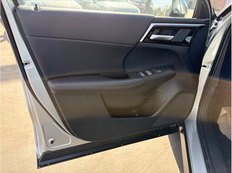 Used 2025 Mitsubishi Outlander Ralliart AWD/4WD image 8