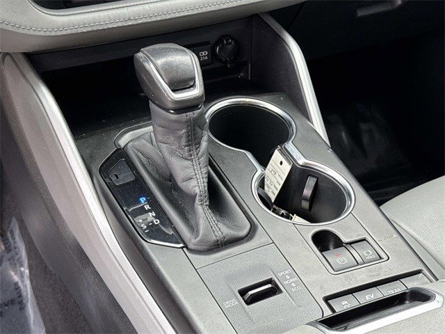 Used 2020 Toyota Highlander XLE image 23