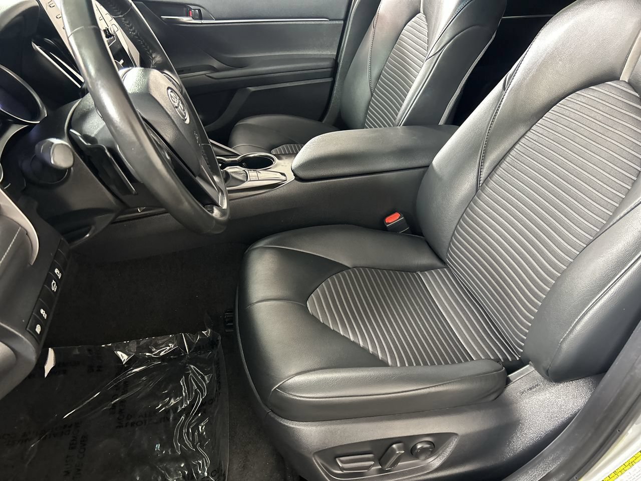 Used 2024 Toyota Camry SE FWD image 21