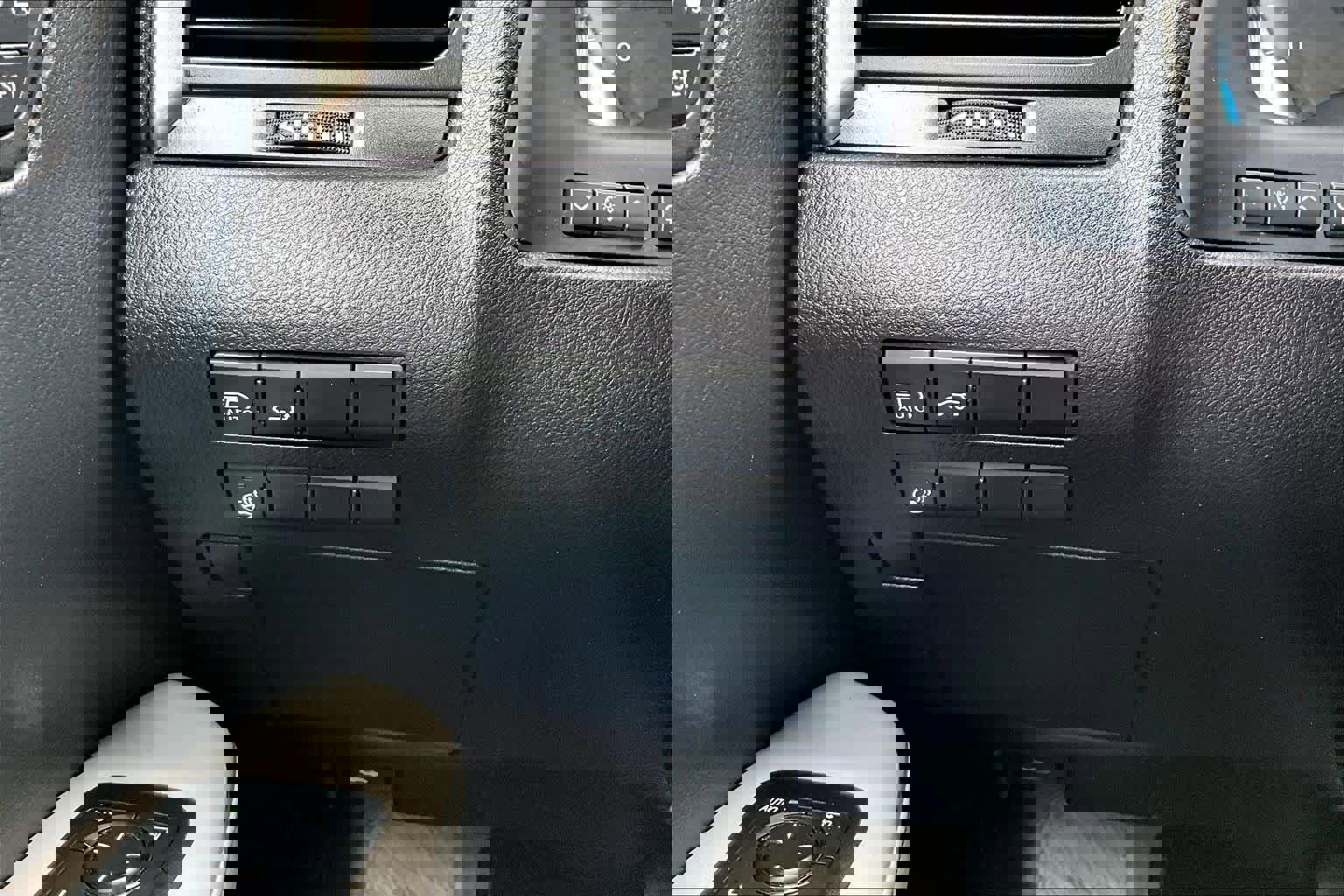 Used 2017 Lexus RX 350 w/ Premium Package image 34