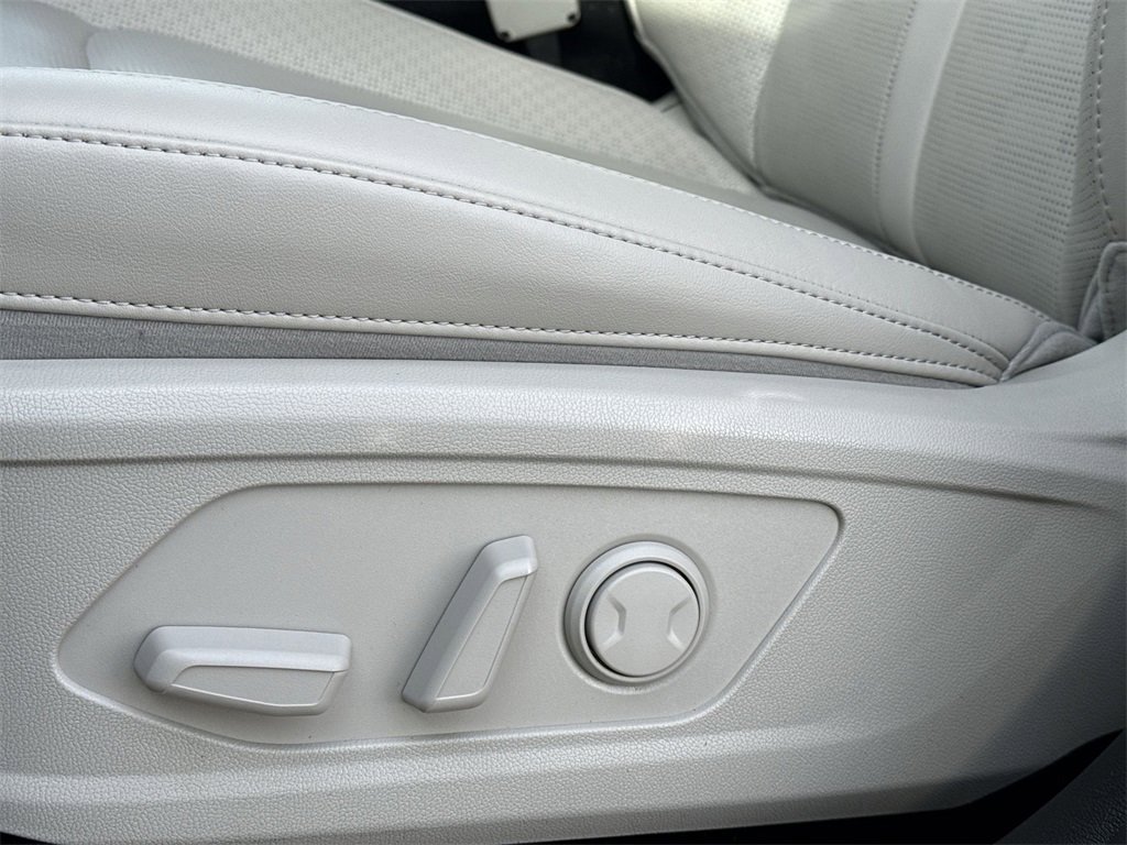 Used 2025 Kia Sorento SX image 14