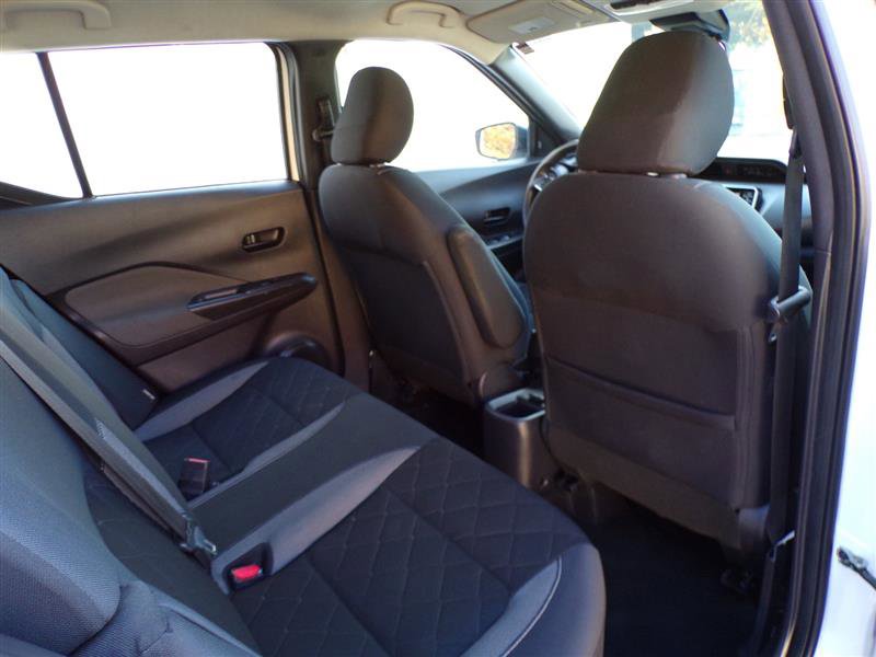 Used 2020 Nissan Kicks S image 23