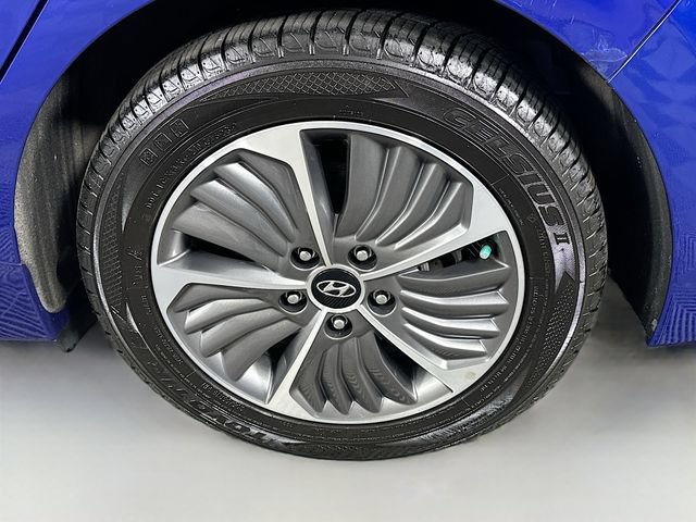 Used 2020 Hyundai Ioniq SEL FWD image 29