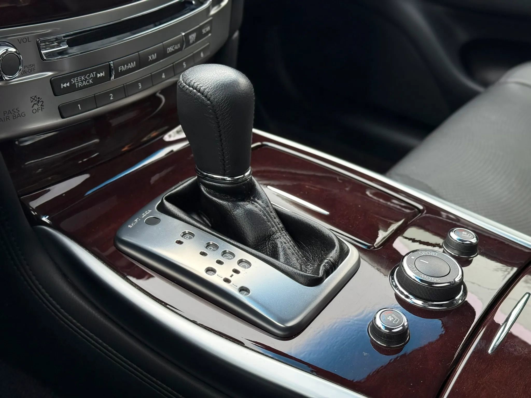 Used 2015 INFINITI Q70 3.7 image 13