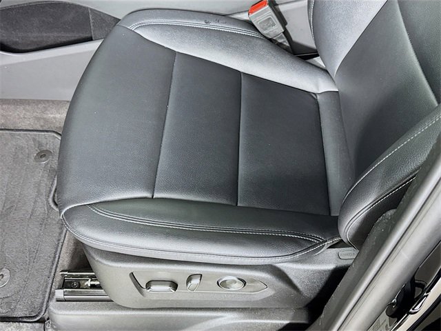 Used 2024 Cadillac Escalade ESV Luxury image 21