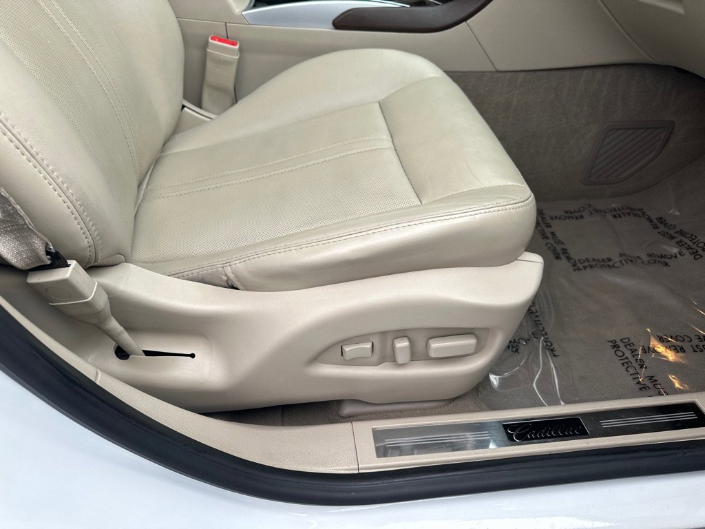 Used 2016 Cadillac SRX Luxury image 12