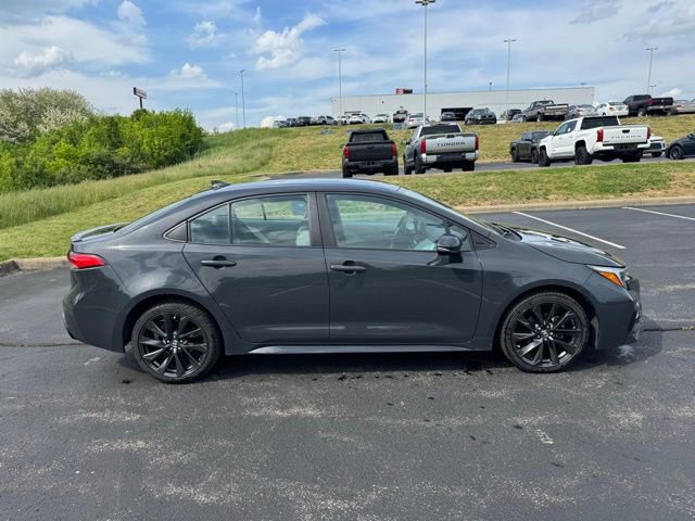 Used 2023 Toyota Corolla SE FWD image 2