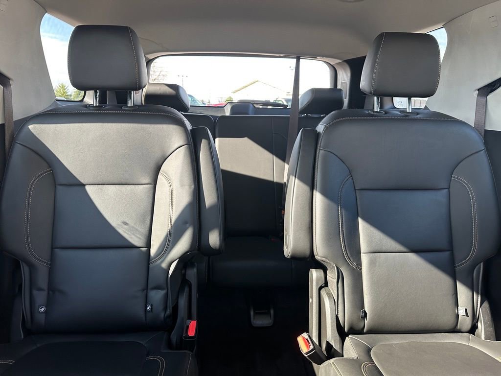 Used 2021 Chevrolet Traverse LT w/ LT Premium Package image 34