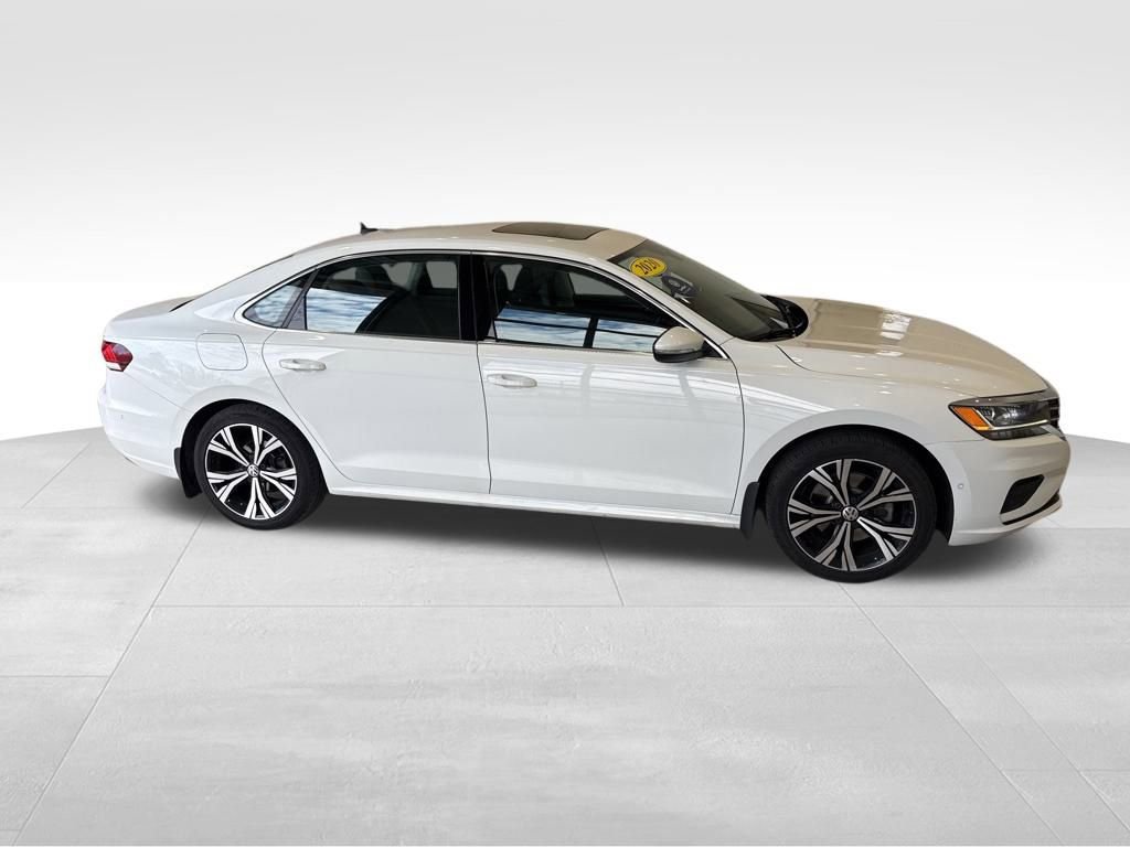 Used 2020 Volkswagen Passat 2.0T SEL image 8