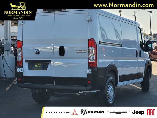 Used 2024 RAM ProMaster 2500 w/ Convenience Group FWD image 4