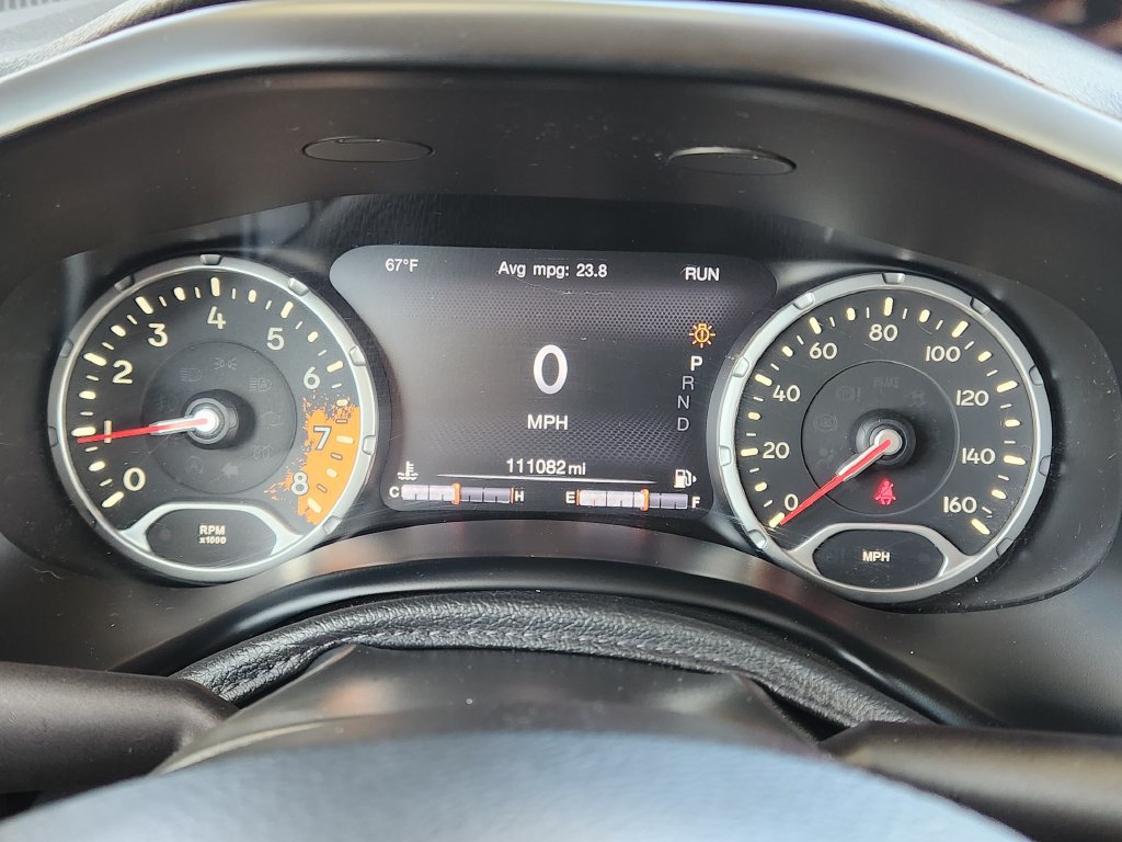Used 2015 Jeep Renegade Trailhawk w/ Popular Equipment Group AWD/4WD image 7