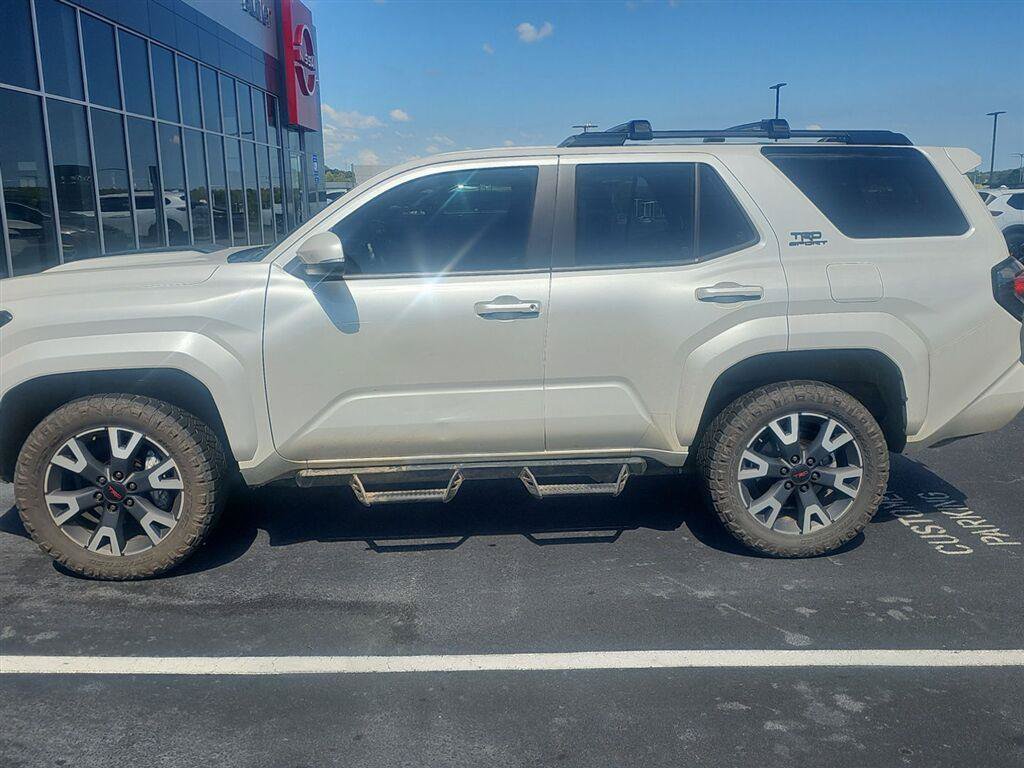 Used 2025 Toyota 4Runner TRD Sport AWD/4WD image 2