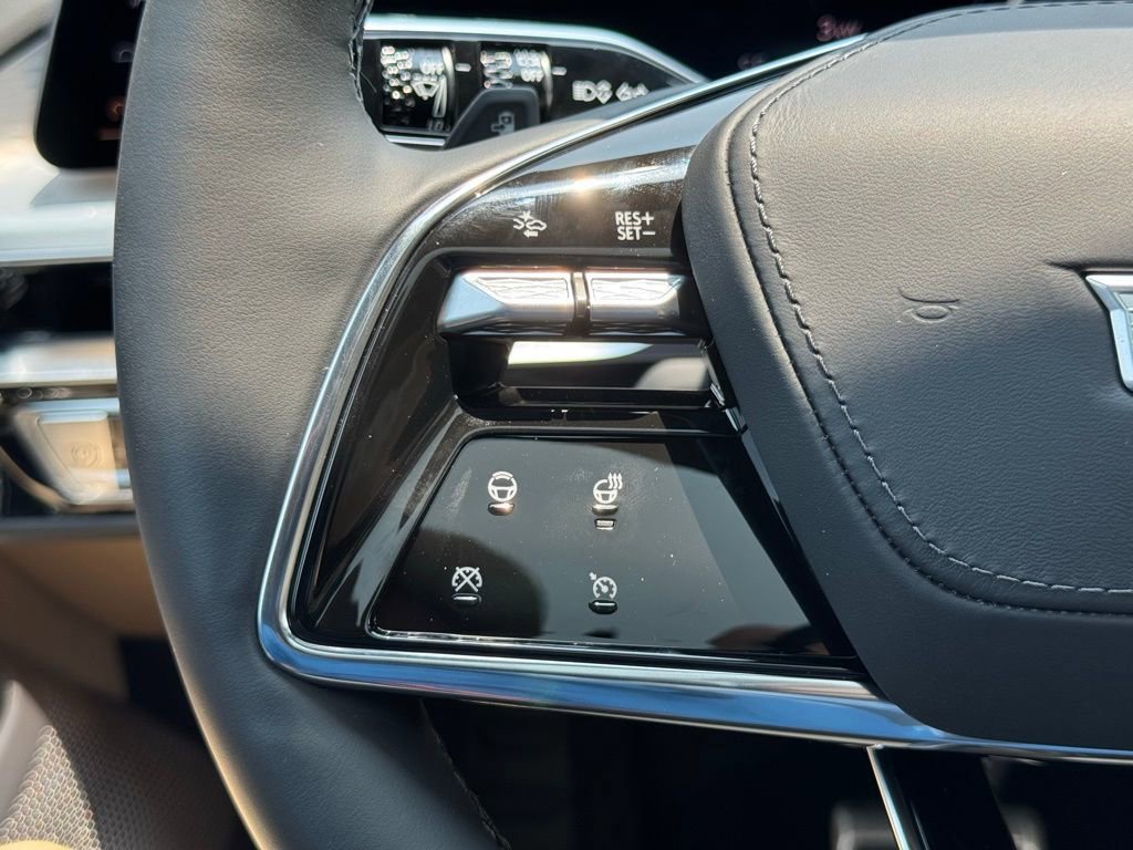 New 2025 Cadillac Lyriq Luxury image 28